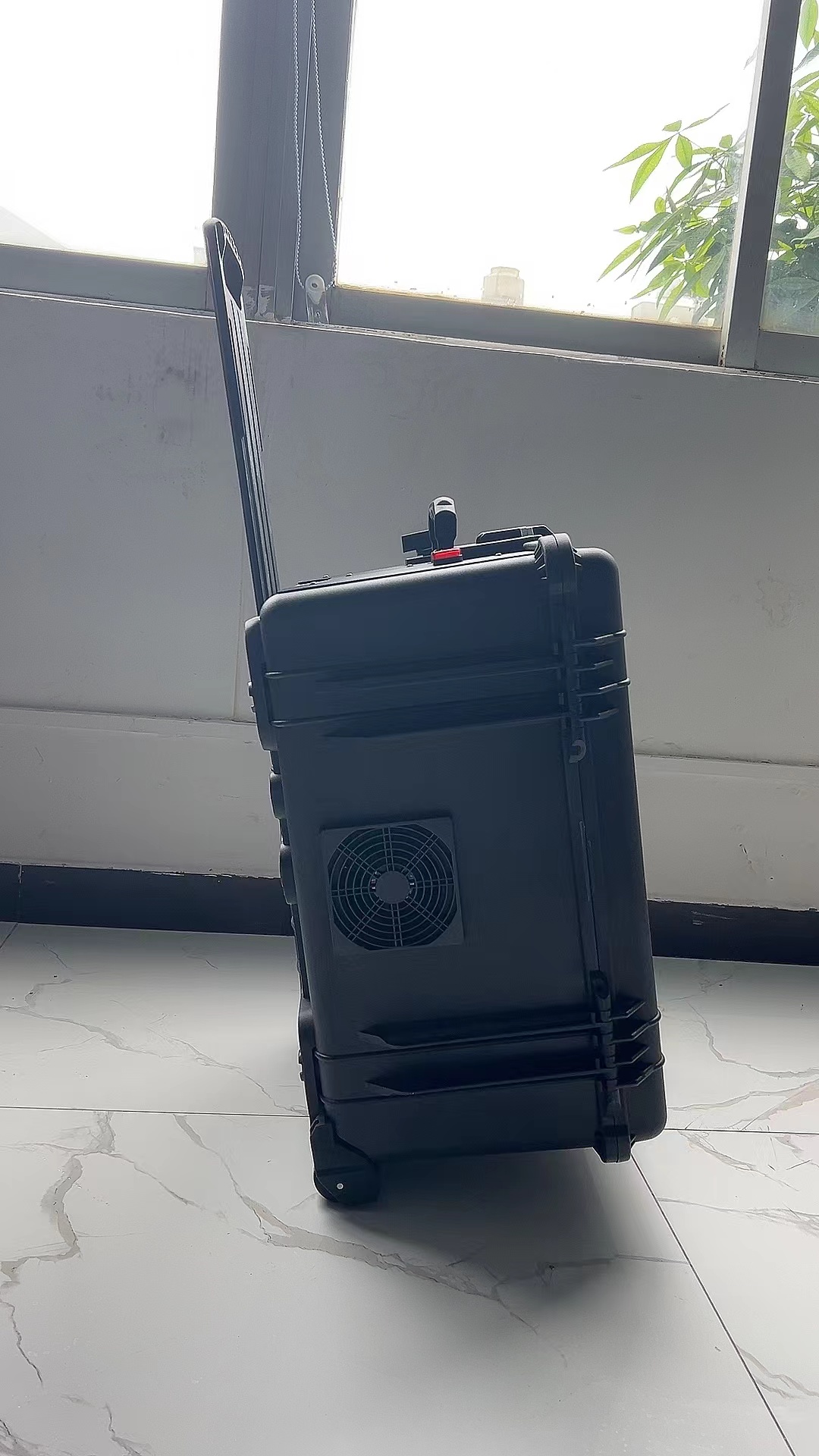 云城手拉箱型移动通信干扰器